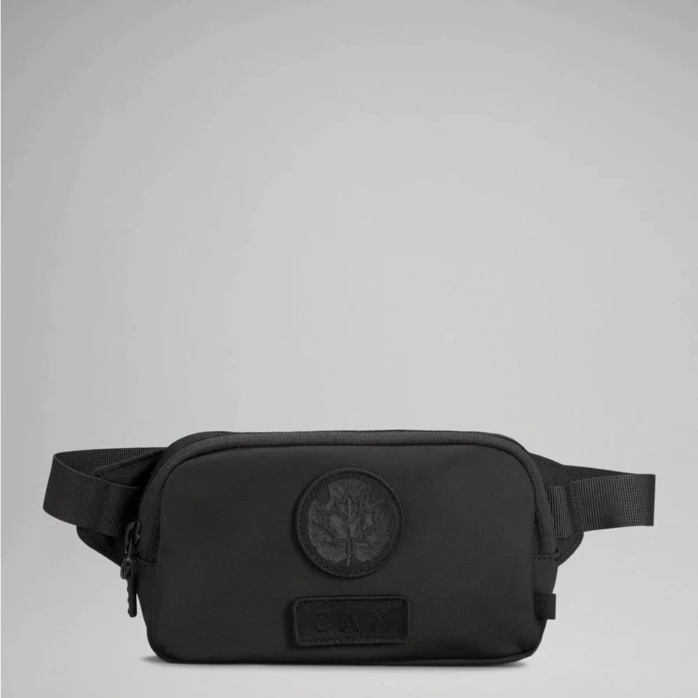 🆕🇨🇦 Lululemon Team Canada Future Legacy Mini Belt Bag Black